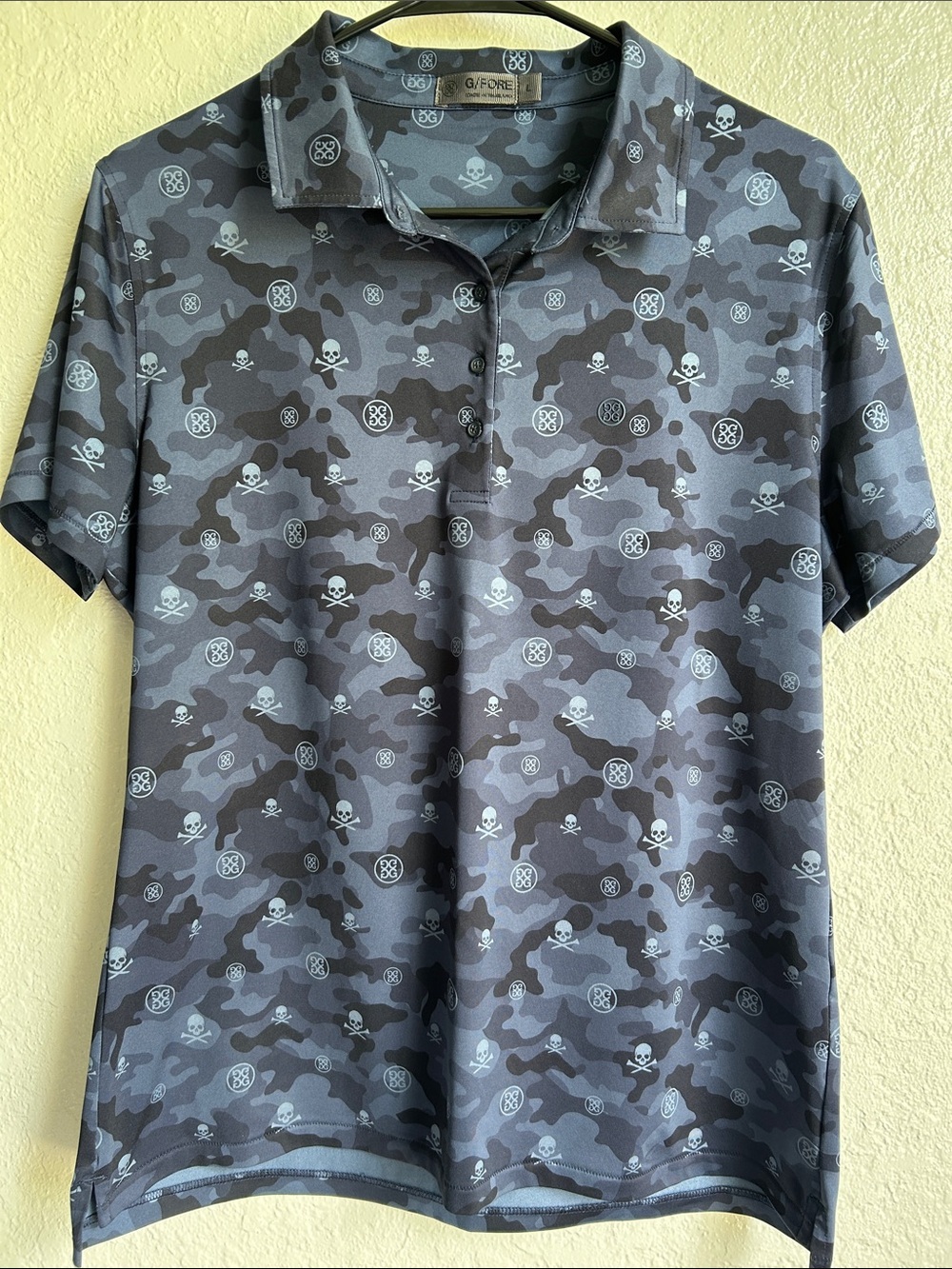 G/FORE Skull Icon Camo Golf Polo Women’s Large Blue Gray Performance Shirt